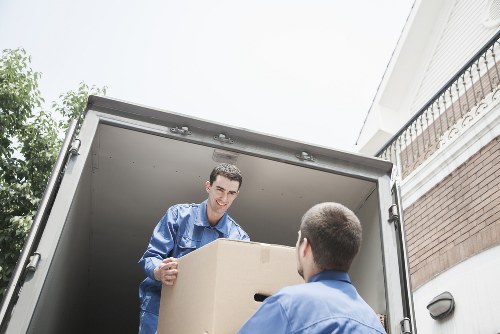 Local moving team handling access challenges in a flat or terrace
